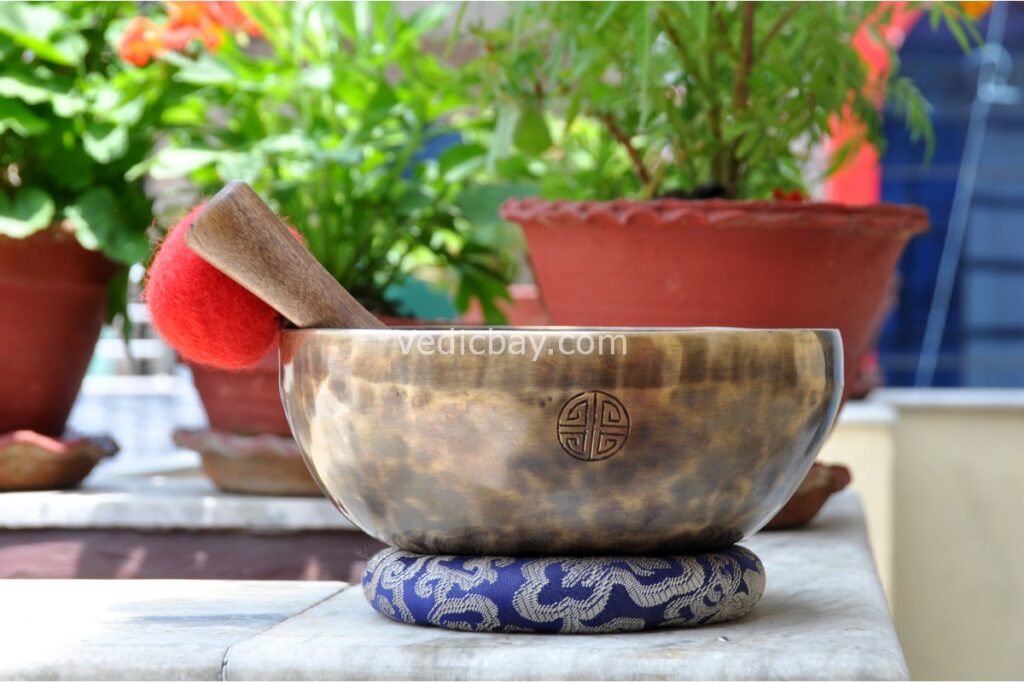 10-Inch Diameter Full Moon Singing Bowl – Hand-Hammered in Nepal