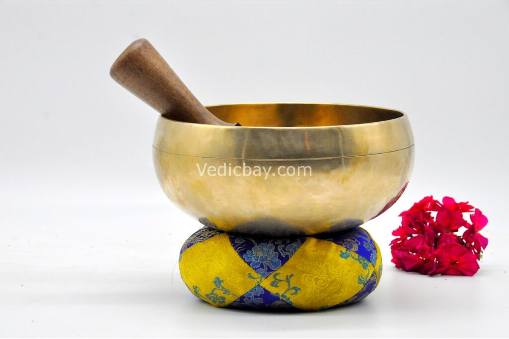 7.5 inch Tibetan Therapy singing bowl with thin walls and deep resonance – handmade Himalayan bowl